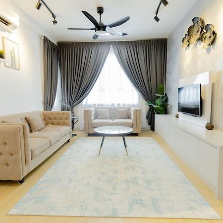 New Drawbridge Condo With Seaview And Pool Kuala Terengganu Esterno foto