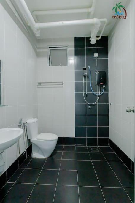 New Drawbridge Condo With Seaview And Pool Kuala Terengganu Esterno foto
