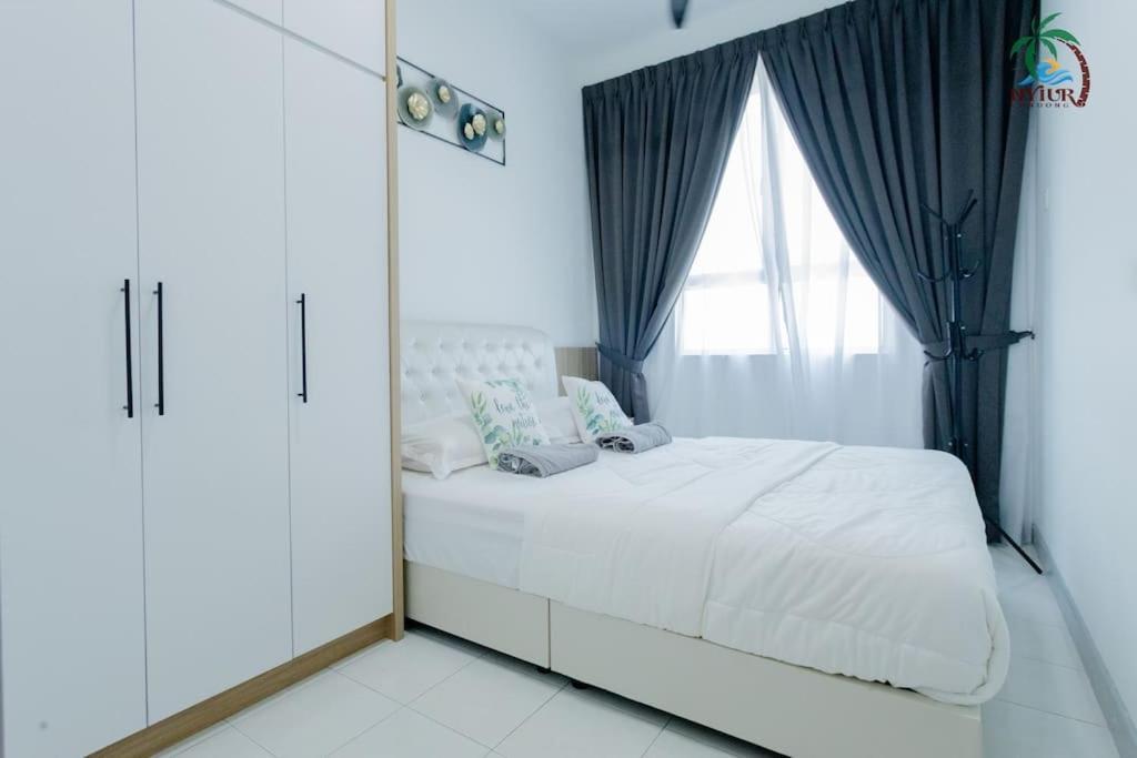 New Drawbridge Condo With Seaview And Pool Kuala Terengganu Esterno foto