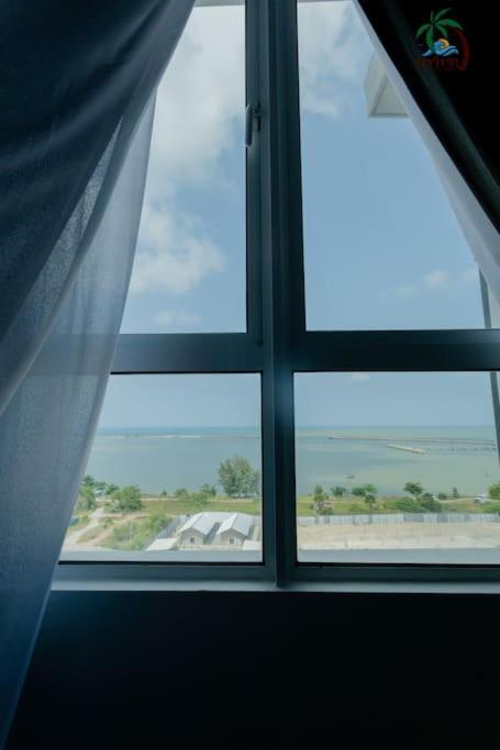 New Drawbridge Condo With Seaview And Pool Kuala Terengganu Esterno foto