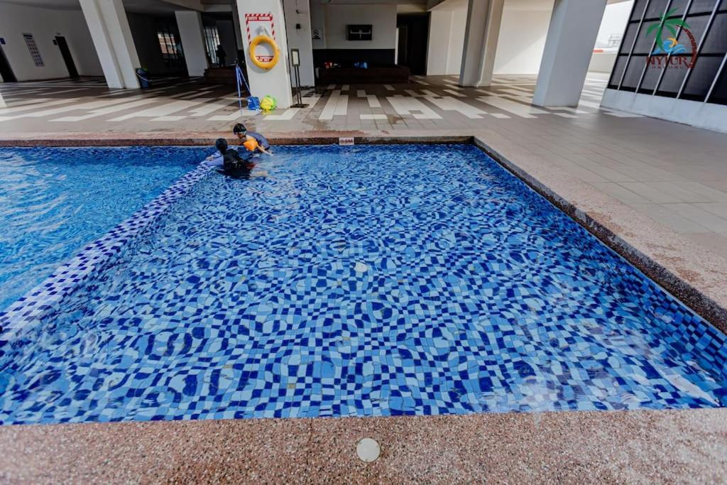 New Drawbridge Condo With Seaview And Pool Kuala Terengganu Esterno foto